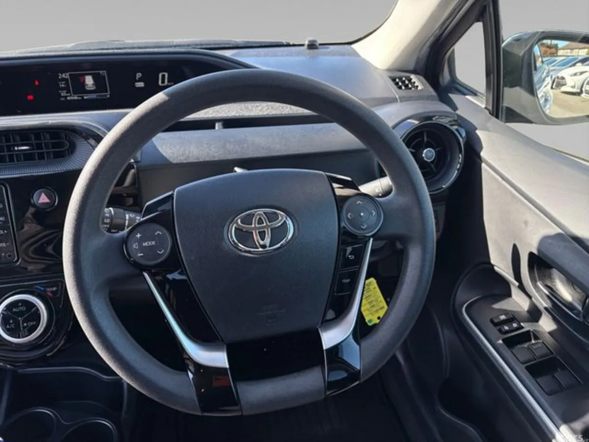 Toyota Aqua Hatchback, Petrol, 2018, Silver