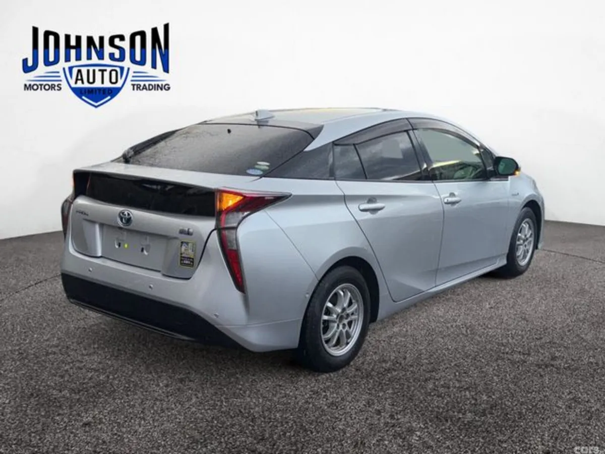 Toyota Prius MPV, Petrol Hybrid, 2016, Silver