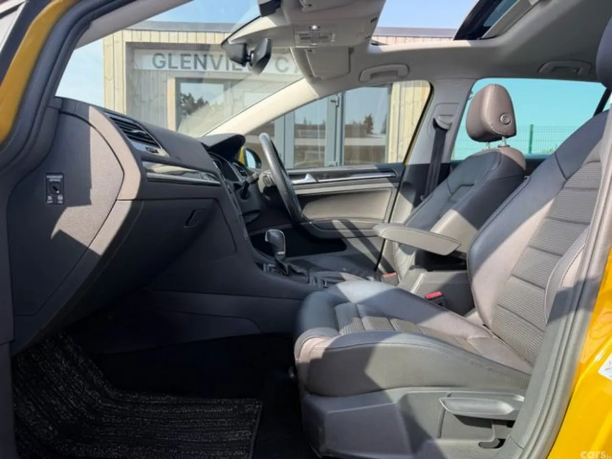 Volkswagen Golf Hatchback, Petrol, 2018, Yellow