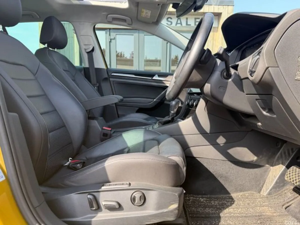 Volkswagen Golf Hatchback, Petrol, 2018, Yellow