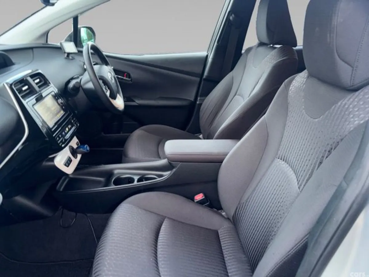 Toyota Prius MPV, Petrol Hybrid, 2016, Silver