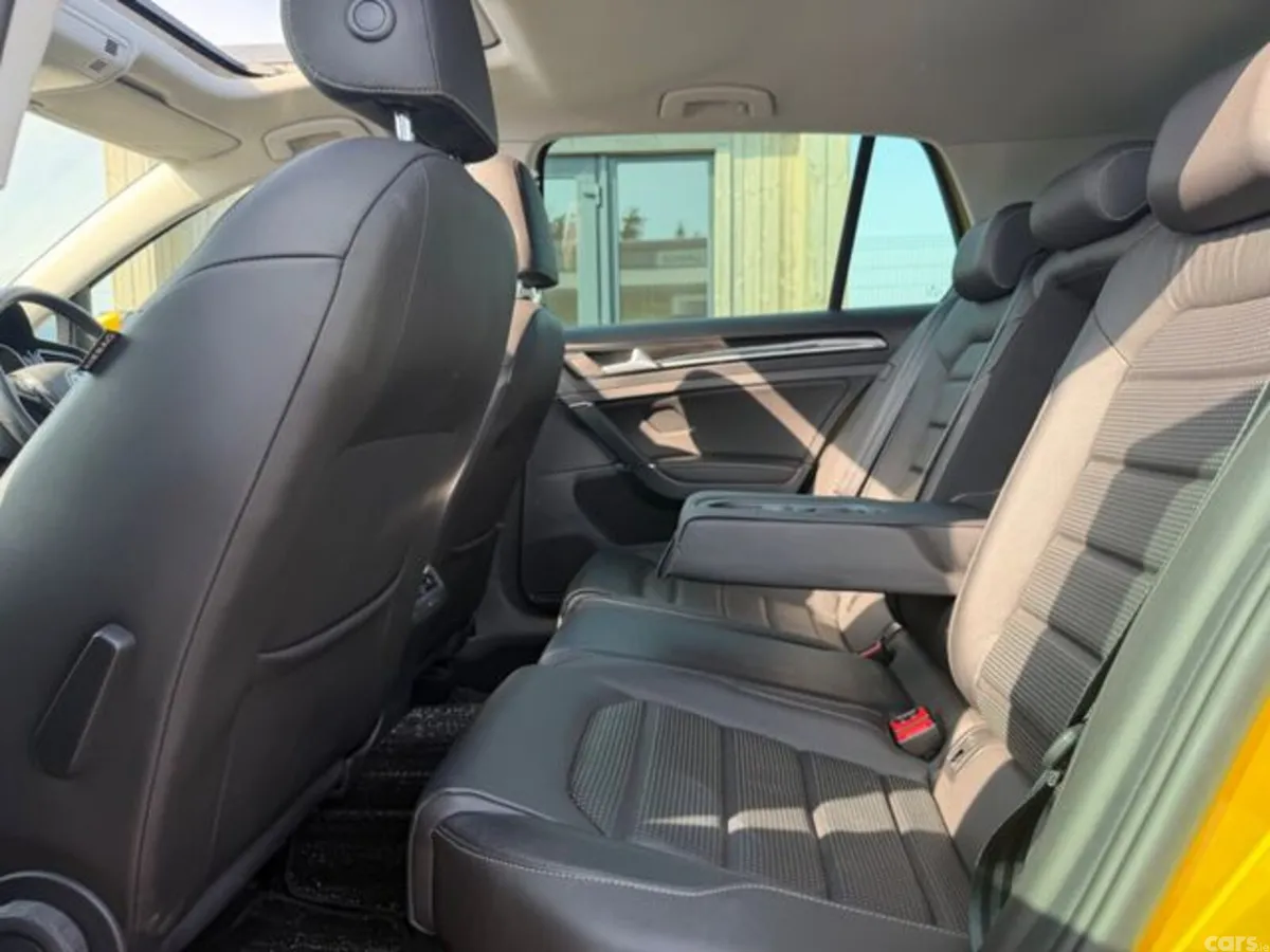 Volkswagen Golf Hatchback, Petrol, 2018, Yellow