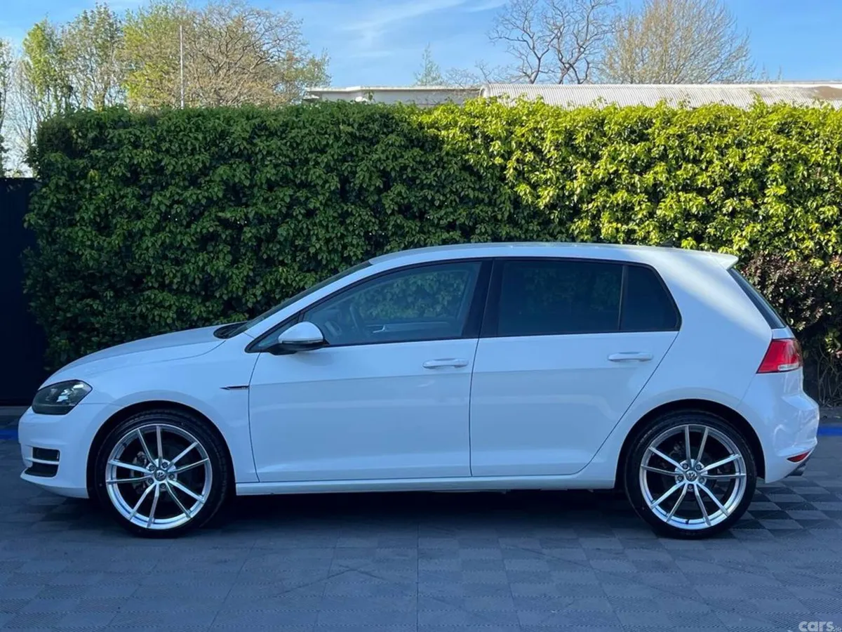 Volkswagen Golf Hatchback, Petrol, 2017, White