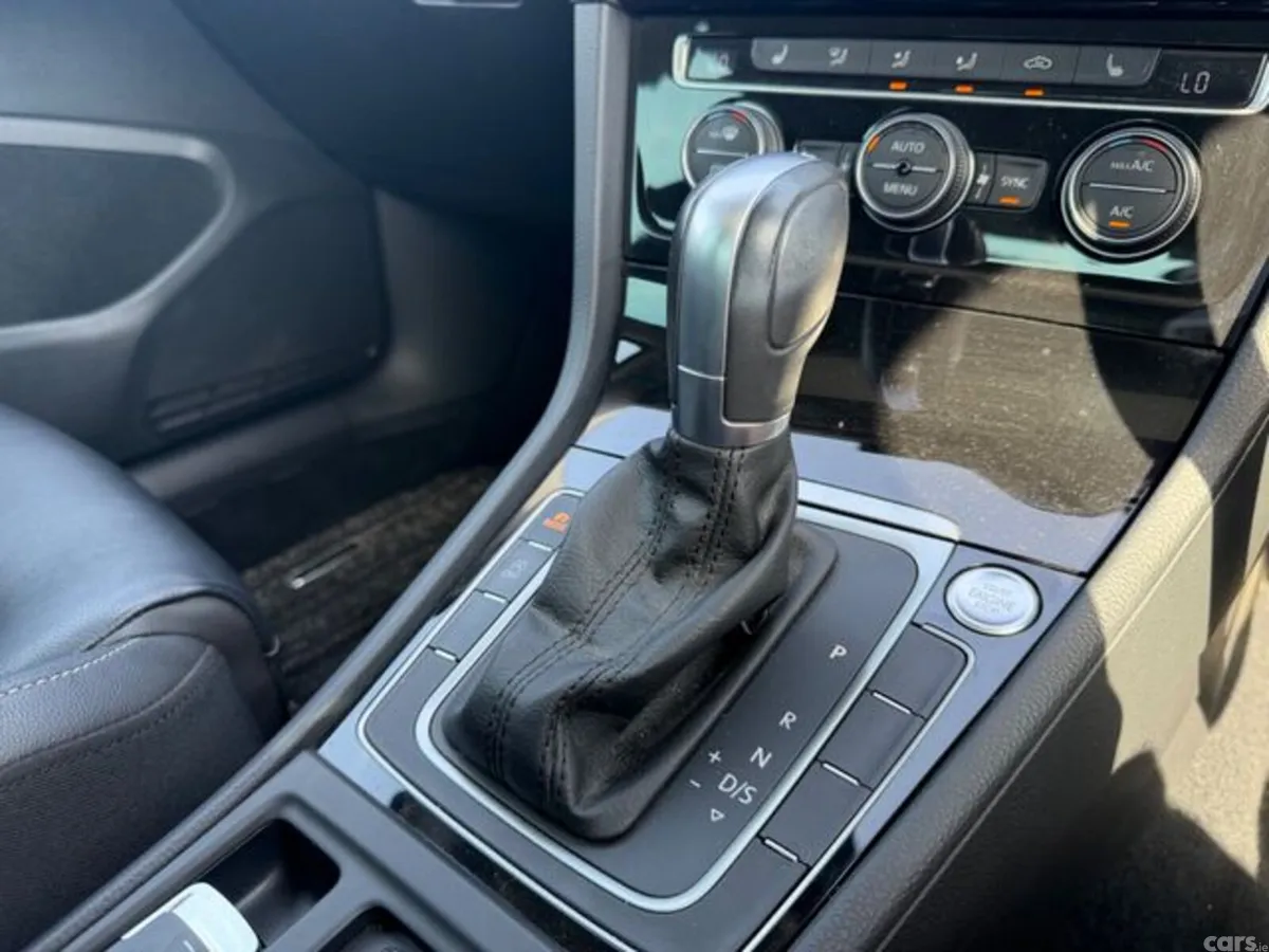 Volkswagen Golf Hatchback, Petrol, 2018, Yellow