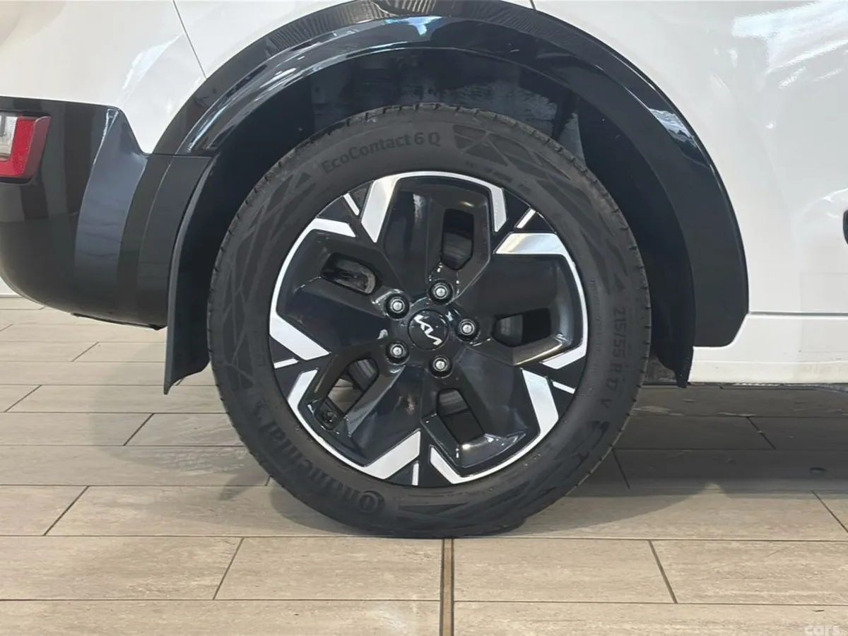 Kia Niro MPV, Electric, 2024, White