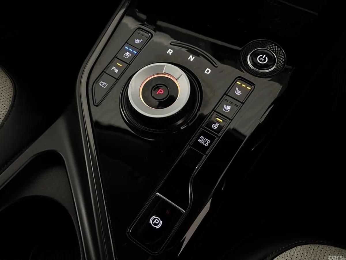 Kia Niro MPV, Electric, 2024, White