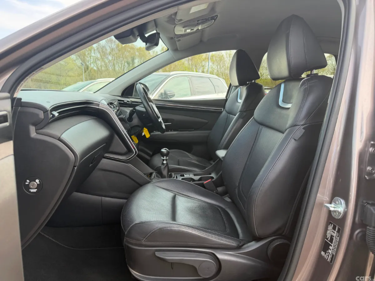 Hyundai Tucson MPV, Diesel, 2022, Brown