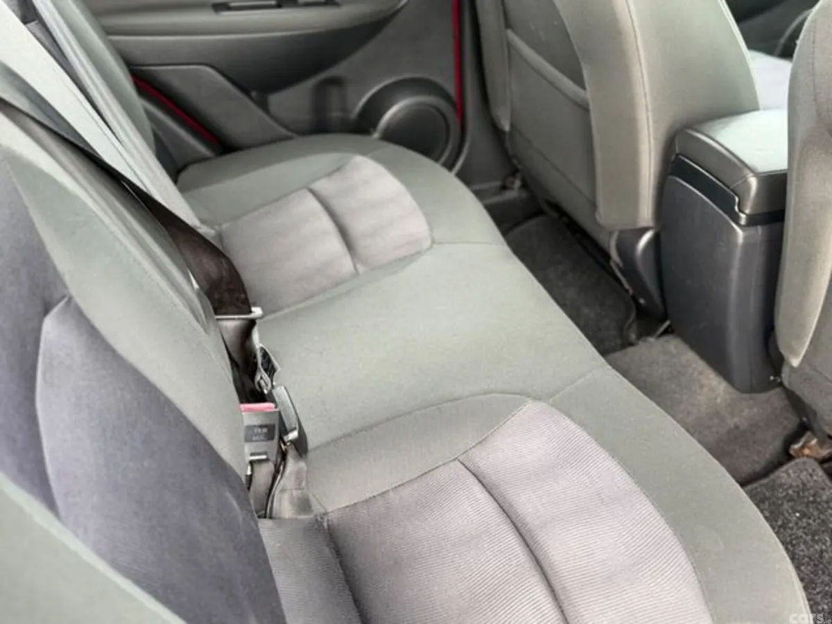 Nissan Qashqai Hatchback, Diesel, 2012, Red