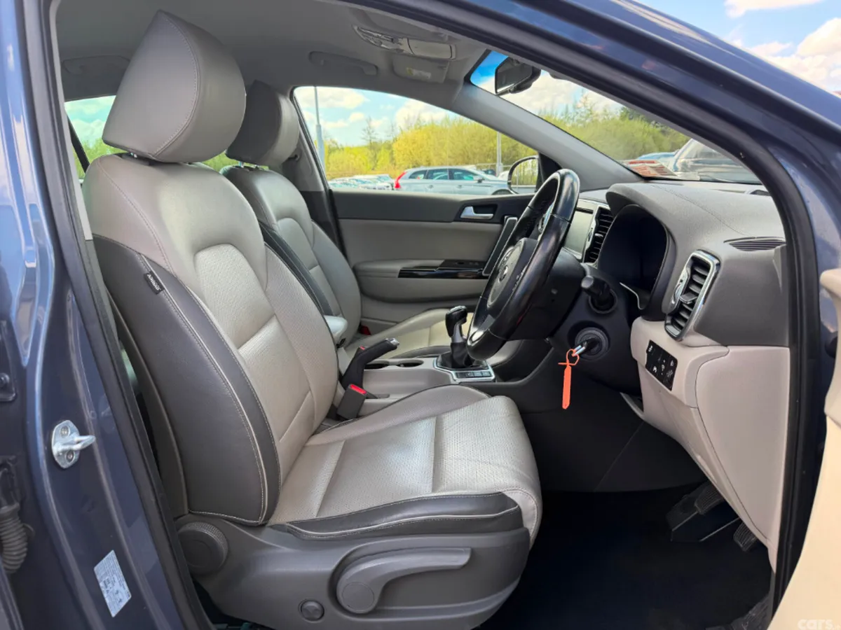 Kia Sportage MPV, Diesel, 2018, Blue