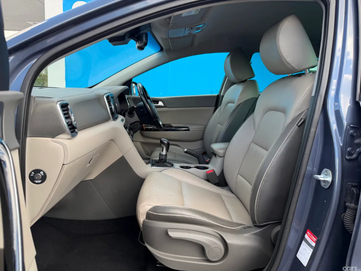 Kia Sportage MPV, Diesel, 2018, Blue