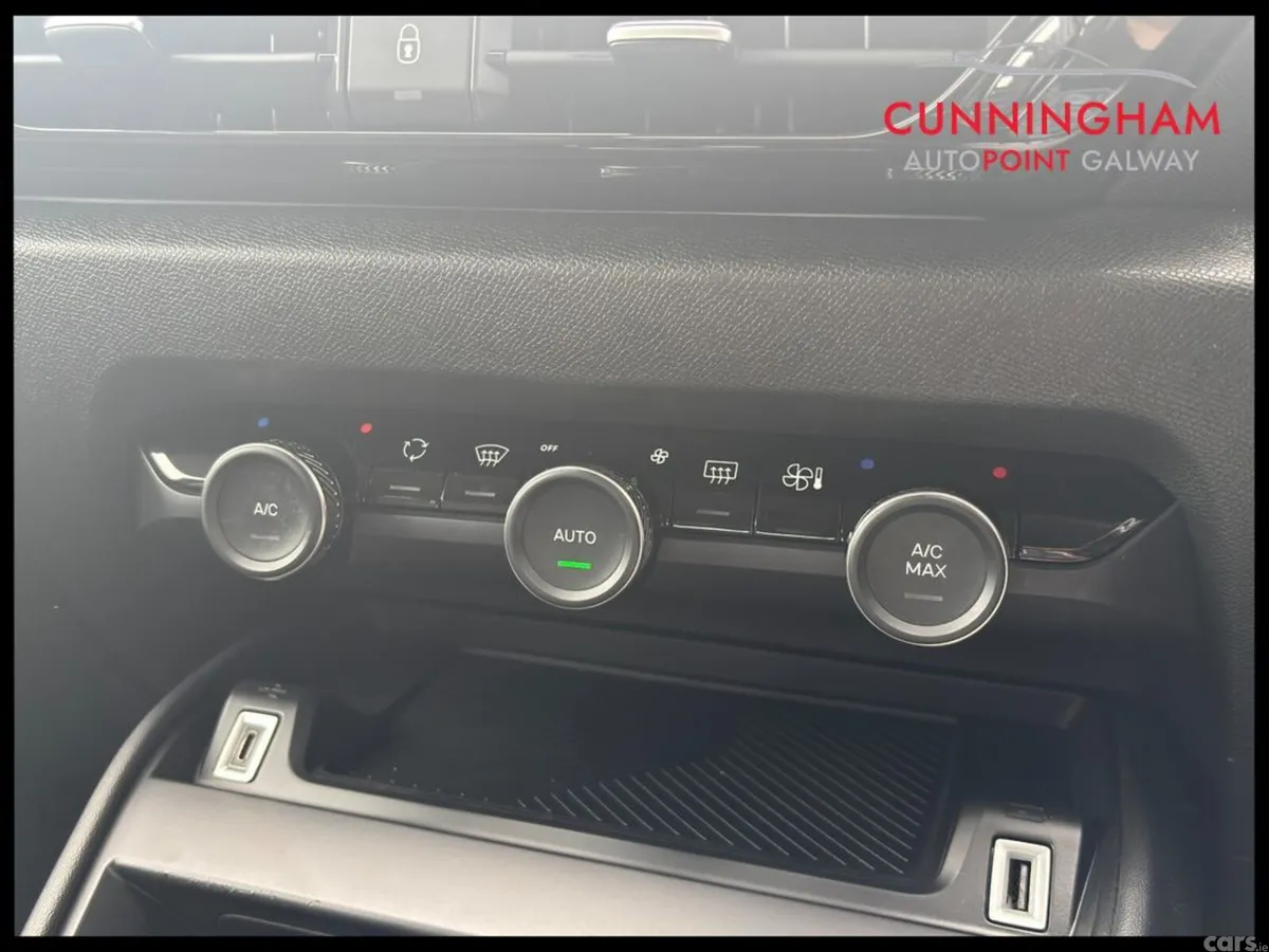 Citroen e-C4 Hatchback, Electric, 2023, White