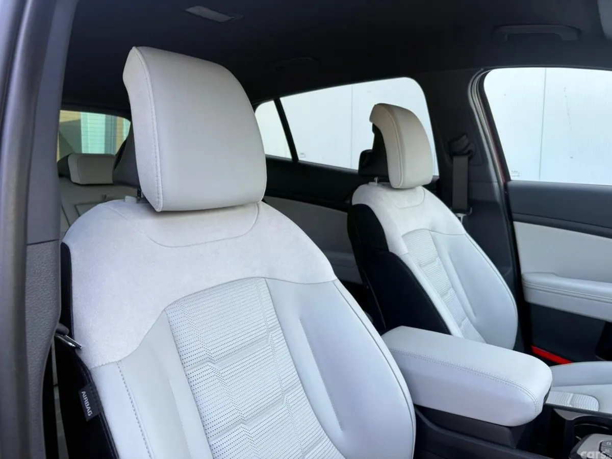 Kia Sportage SUV, Petrol Hybrid, 2027, Red
