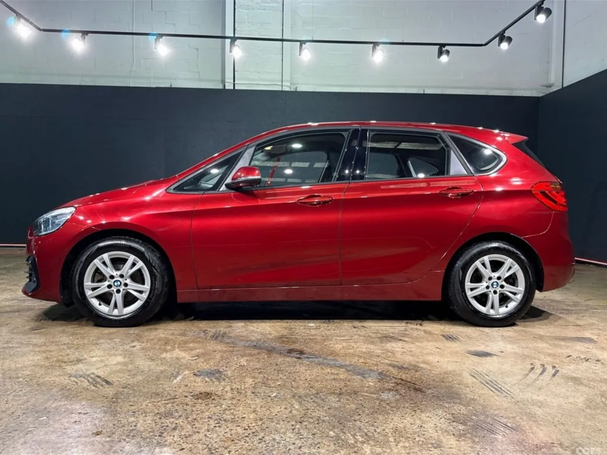 BMW 2-Series MPV, Petrol, 2018, Red