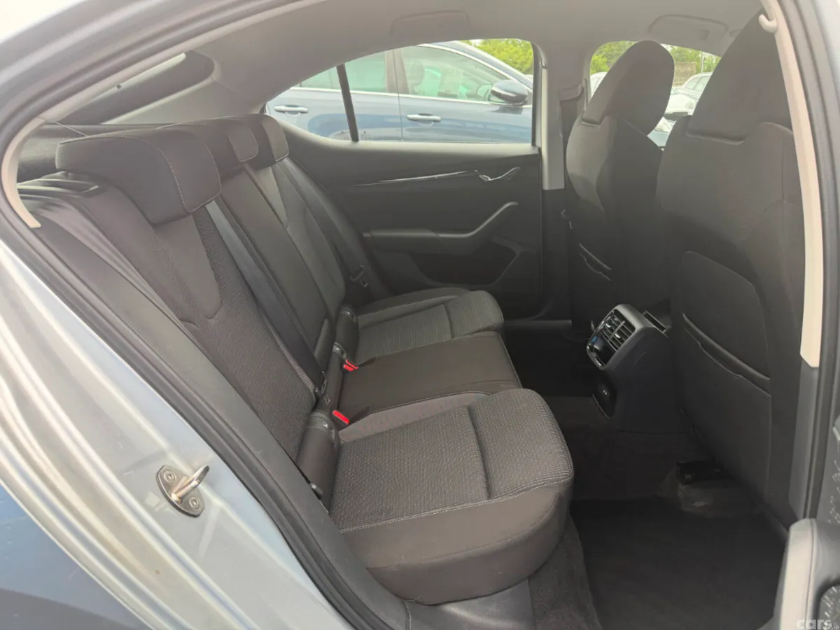 Skoda Octavia Saloon, Diesel, 2023, Grey