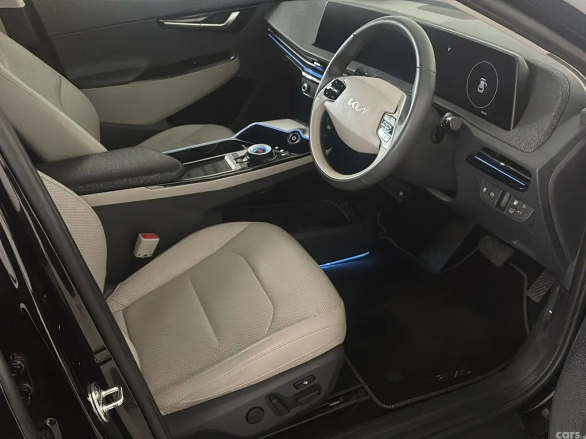 Kia EV6 MPV, Electric, 2023, Black