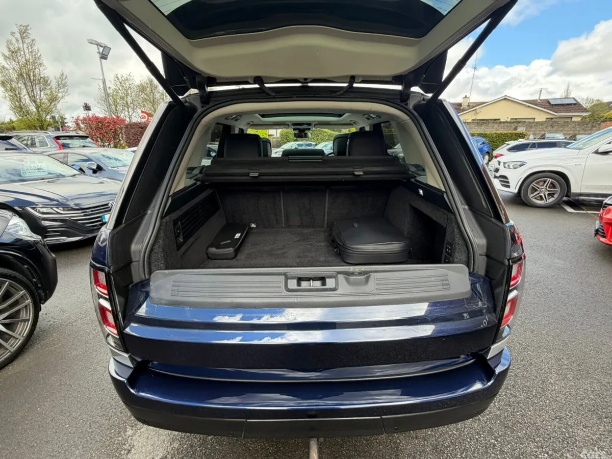 Land Rover Range Rover SUV, Petrol Plug-in Hybrid, 2019, Blue
