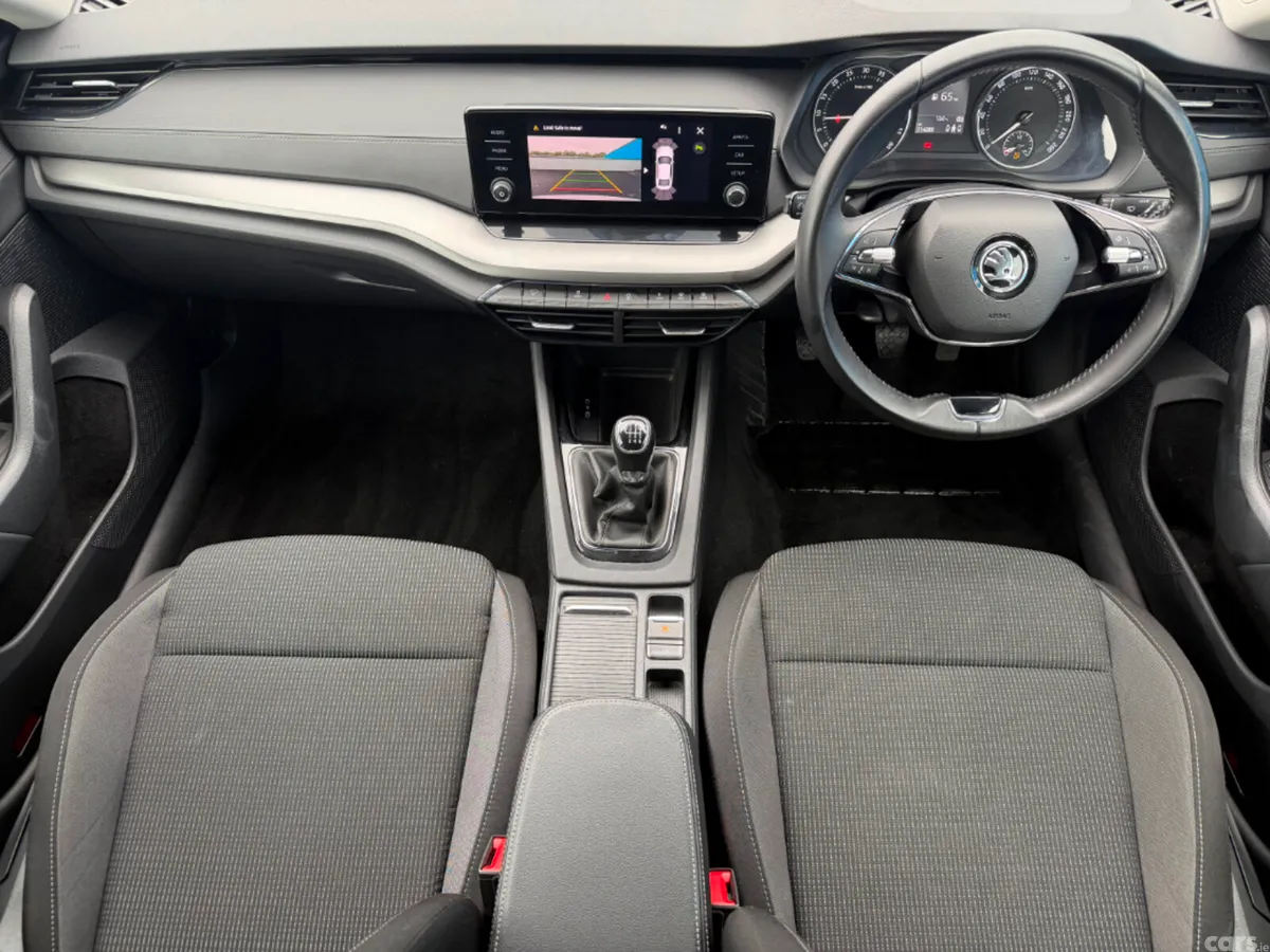 Skoda Octavia Saloon, Diesel, 2023, Grey