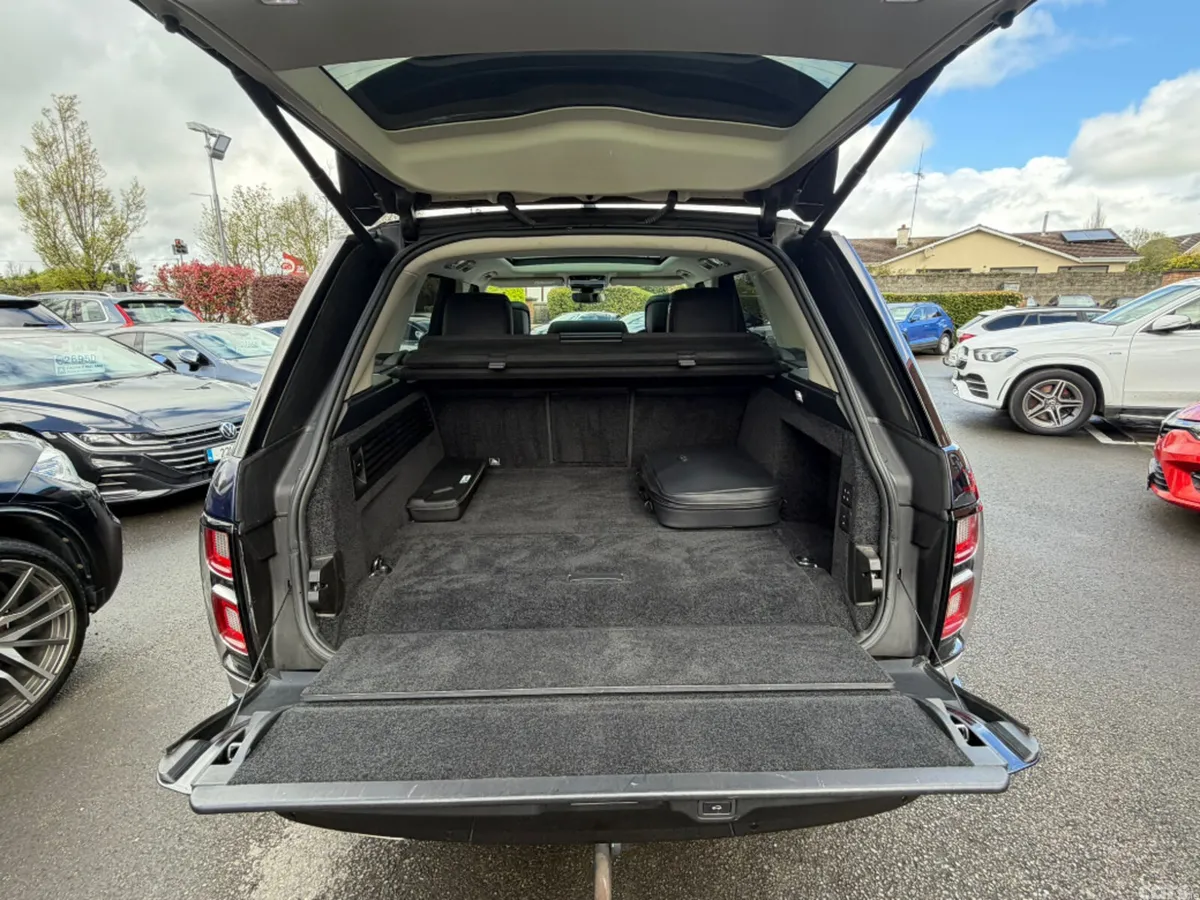 Land Rover Range Rover SUV, Petrol Plug-in Hybrid, 2019, Blue