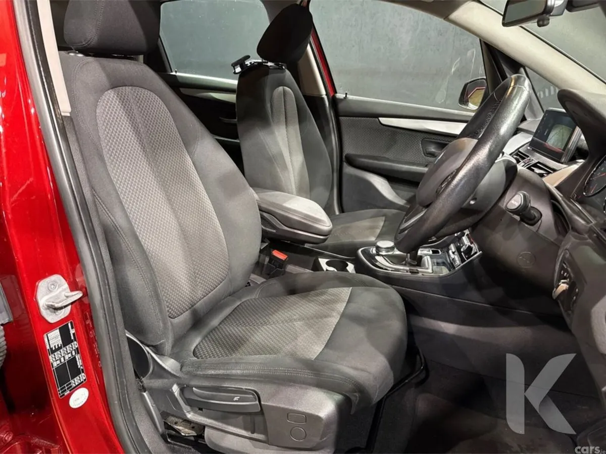 BMW 2-Series MPV, Petrol, 2018, Red