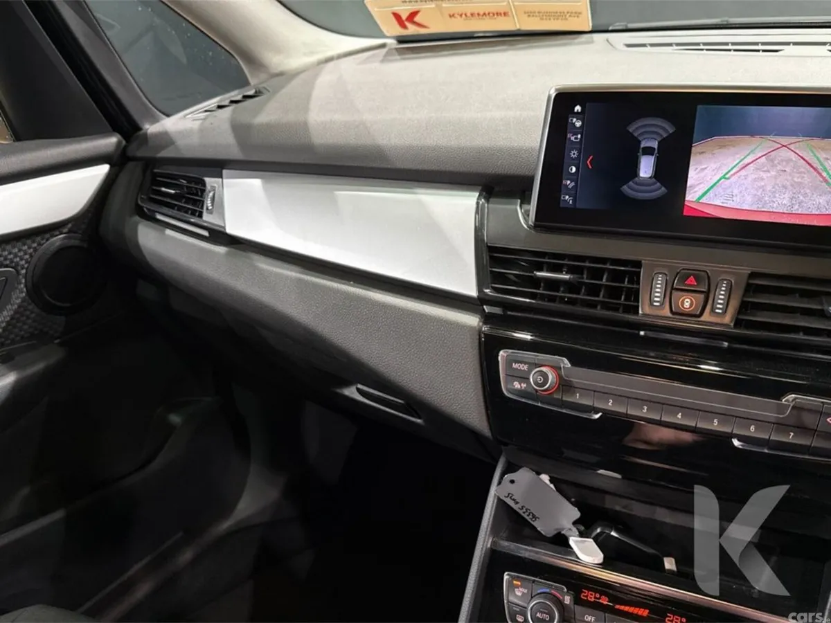 BMW 2-Series MPV, Petrol, 2018, Red
