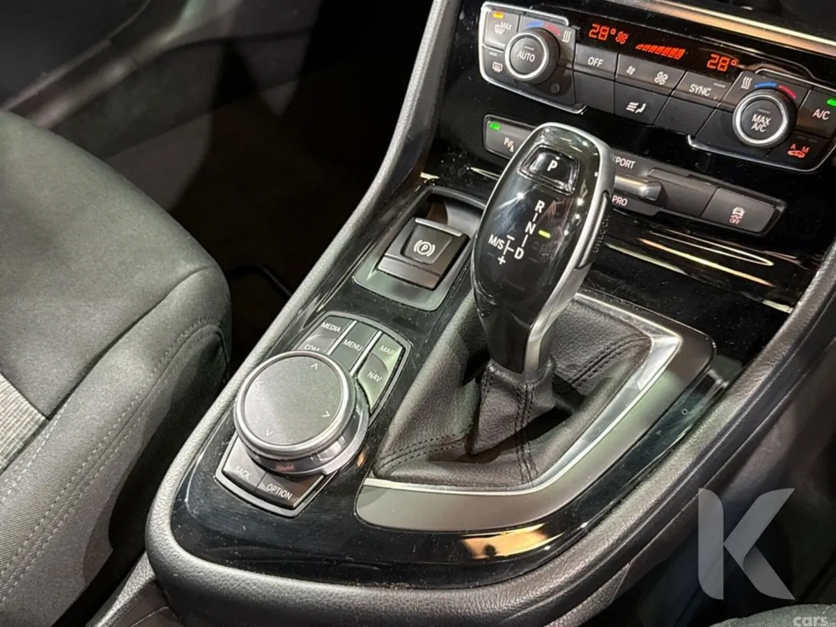 BMW 2-Series MPV, Petrol, 2018, Red