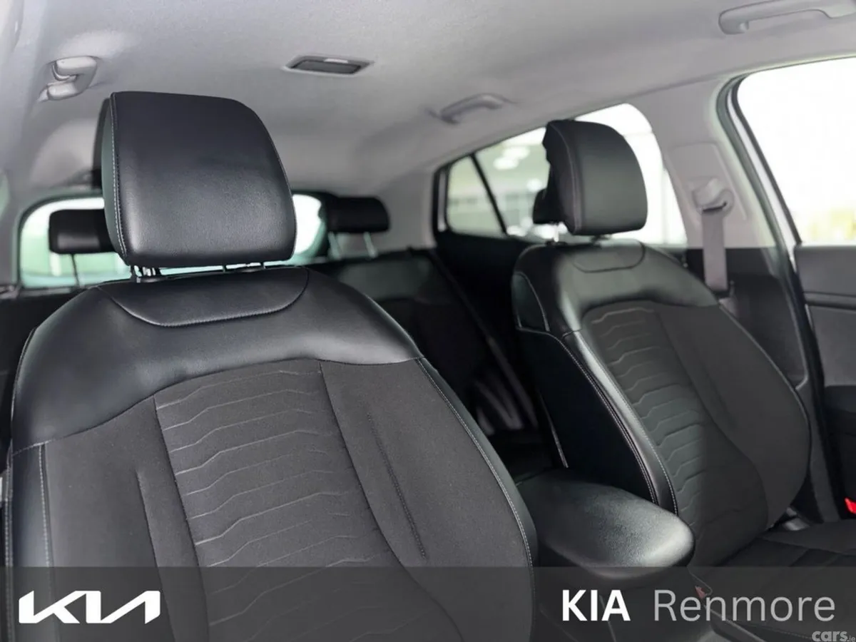 Kia Sportage MPV, Diesel Hybrid, 2023, White
