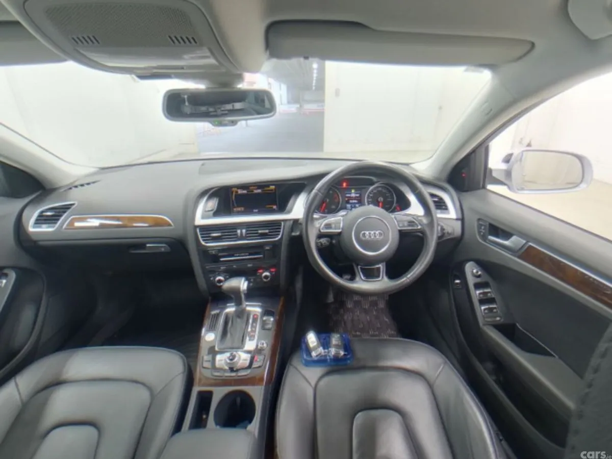 Audi A4 Saloon, Petrol, 2015, Silver