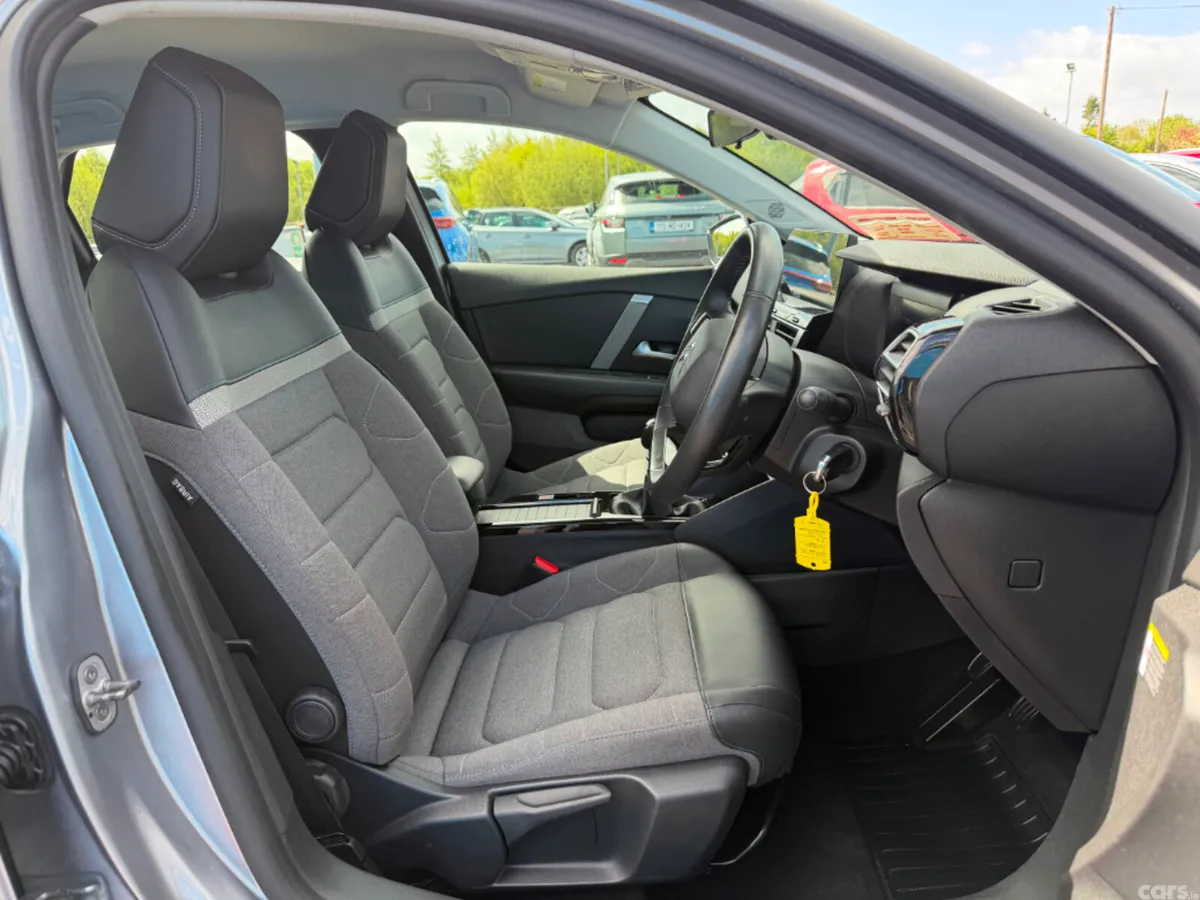 Citroen C4 Hatchback, Petrol, 2022, Grey