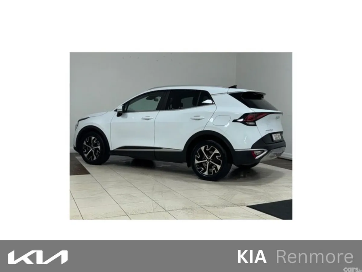Kia Sportage MPV, Diesel Hybrid, 2023, White