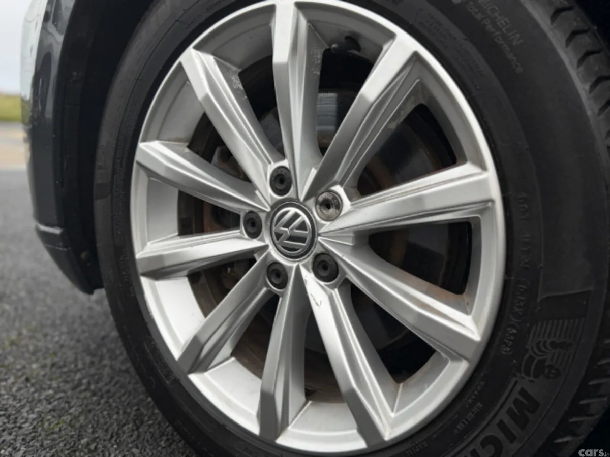 Volkswagen Passat Estate, Diesel, 2018, Grey