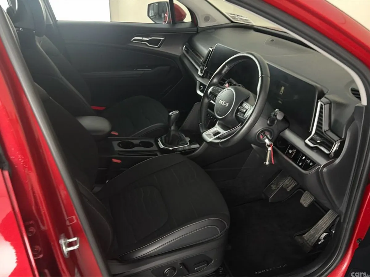 Kia Sportage SUV, Diesel Hybrid, 2023, Red