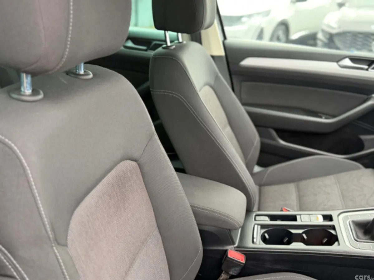 Volkswagen Passat Estate, Diesel, 2018, Grey