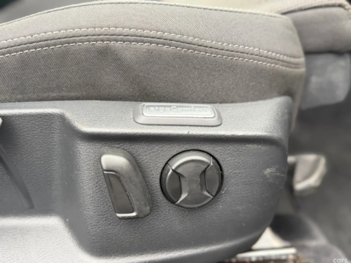 Volkswagen Passat Estate, Diesel, 2018, Grey