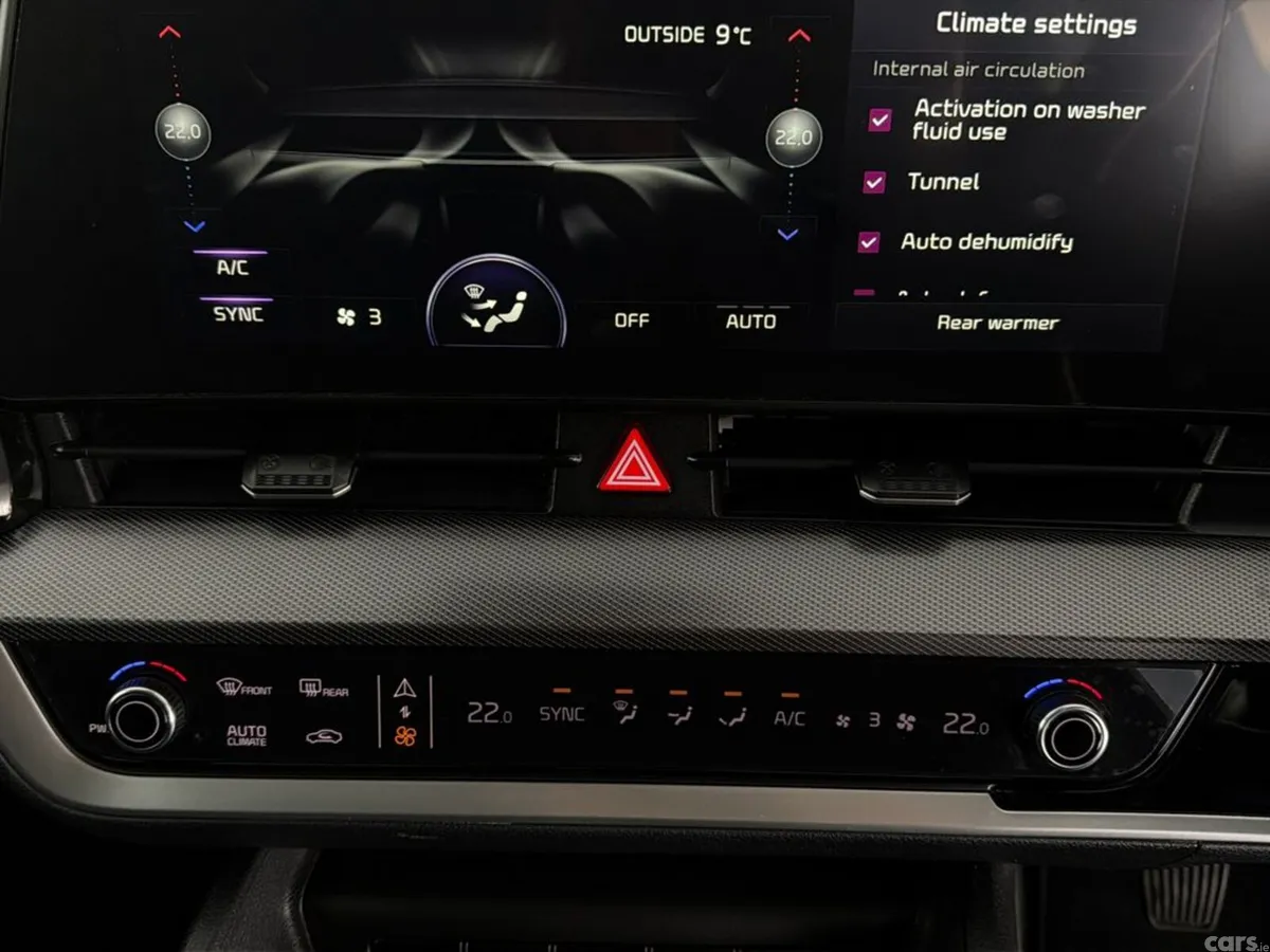 Kia Sportage SUV, Diesel Hybrid, 2023, Red
