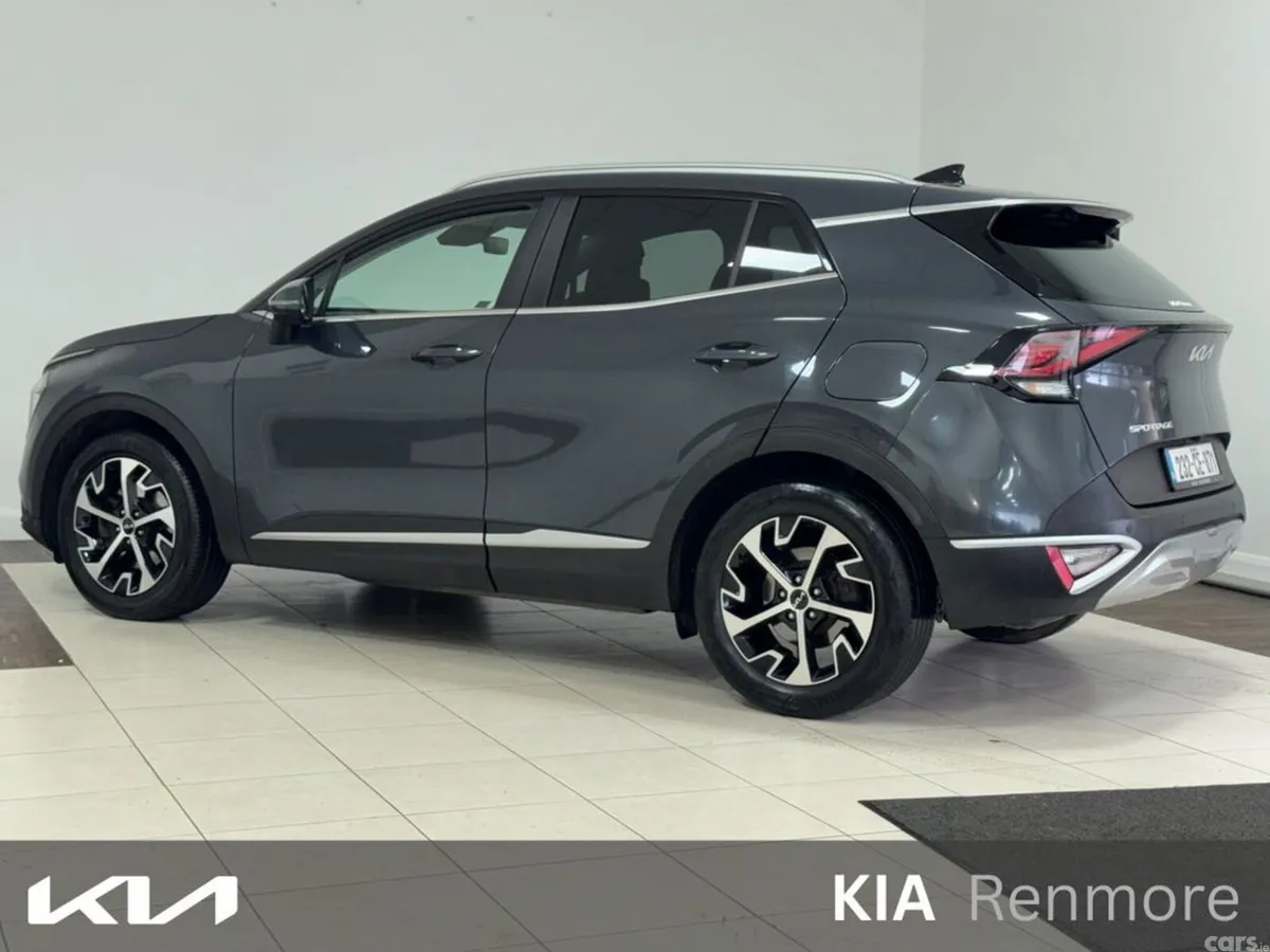 Kia Sportage MPV, Diesel, 2023, Grey