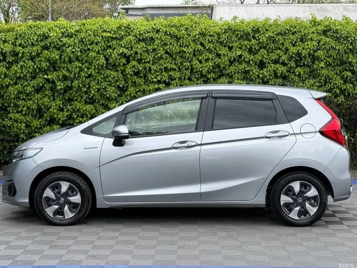 Honda Fit Hatchback, Petrol Hybrid, 2018, Silver