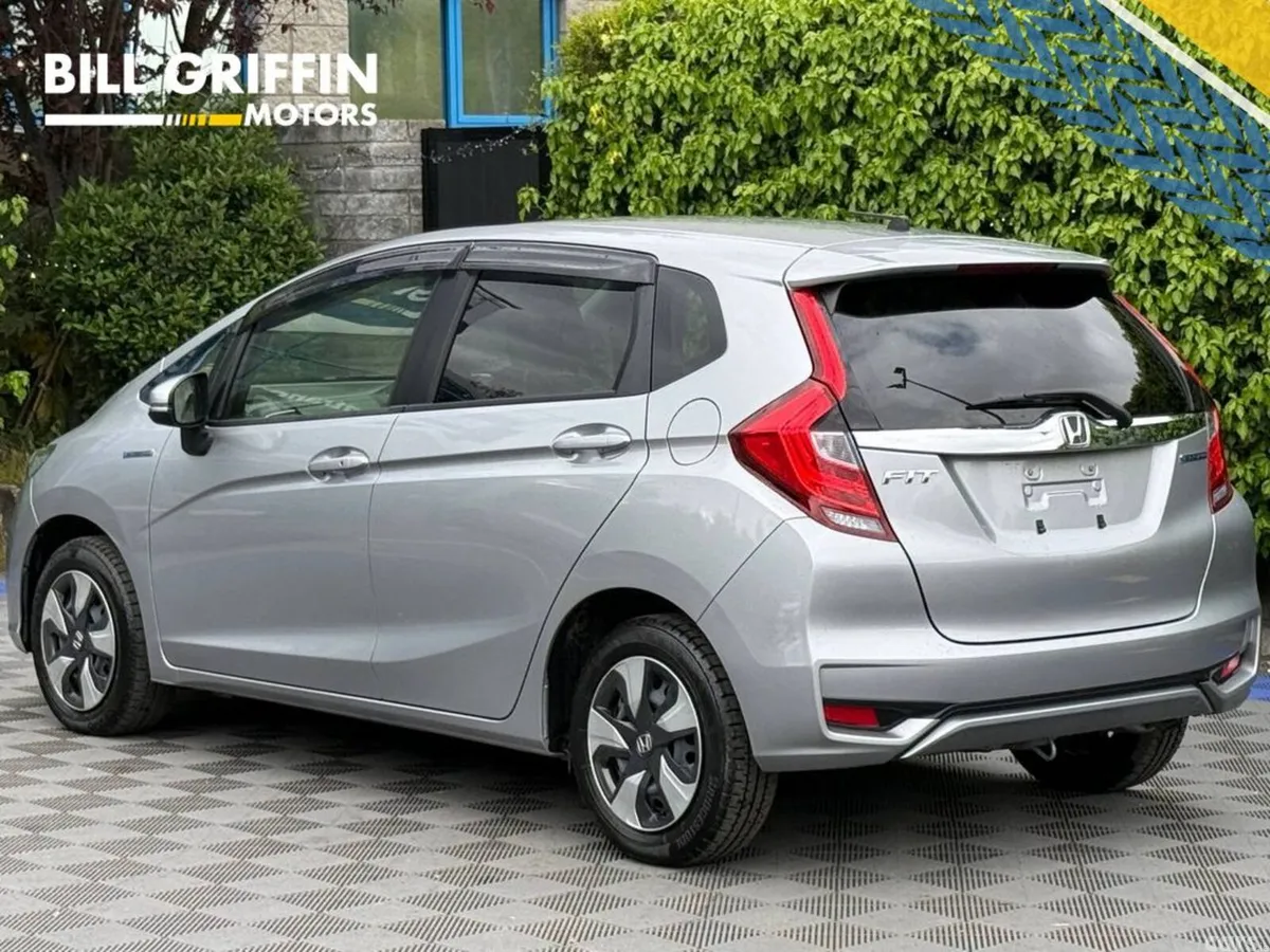 Honda Fit Hatchback, Petrol Hybrid, 2018, Silver