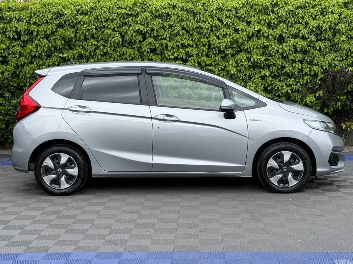 Honda Fit Hatchback, Petrol Hybrid, 2018, Silver