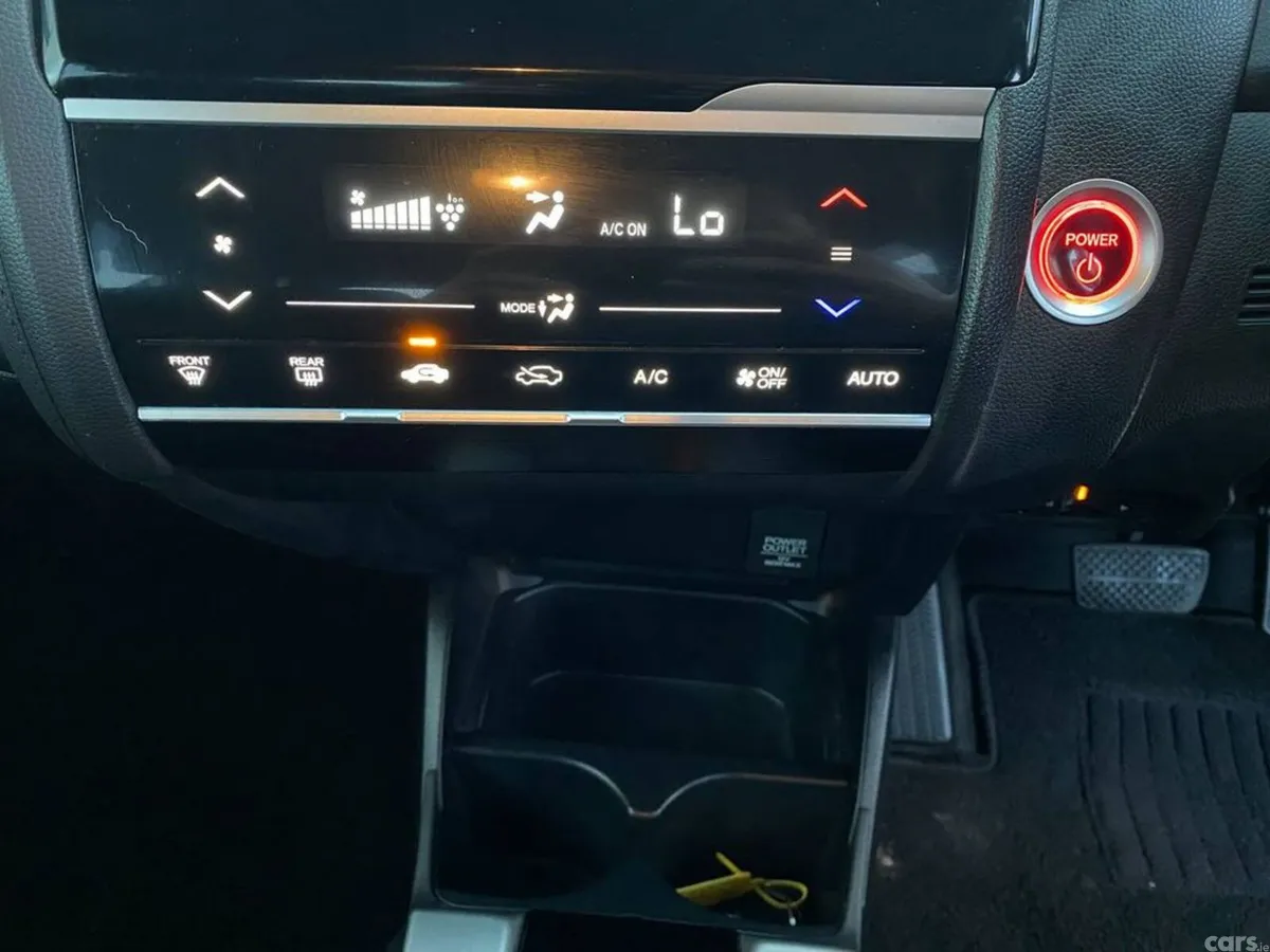 Honda Fit Hatchback, Petrol Hybrid, 2018, Silver