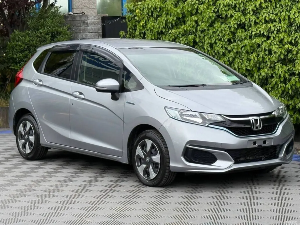 Honda Fit Hatchback, Petrol Hybrid, 2018, Silver