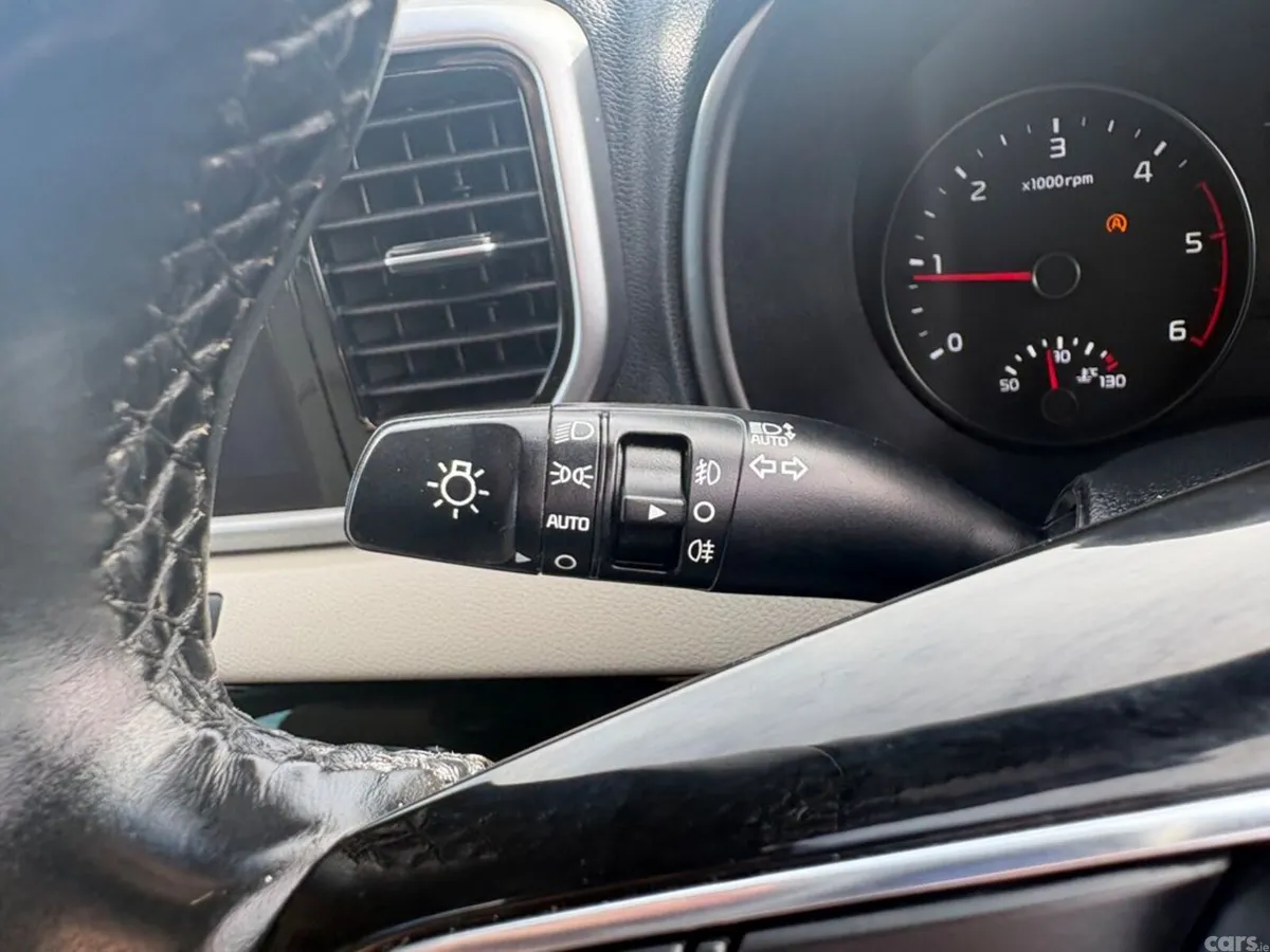 Kia Sportage SUV, Diesel Hybrid, 2021, Blue