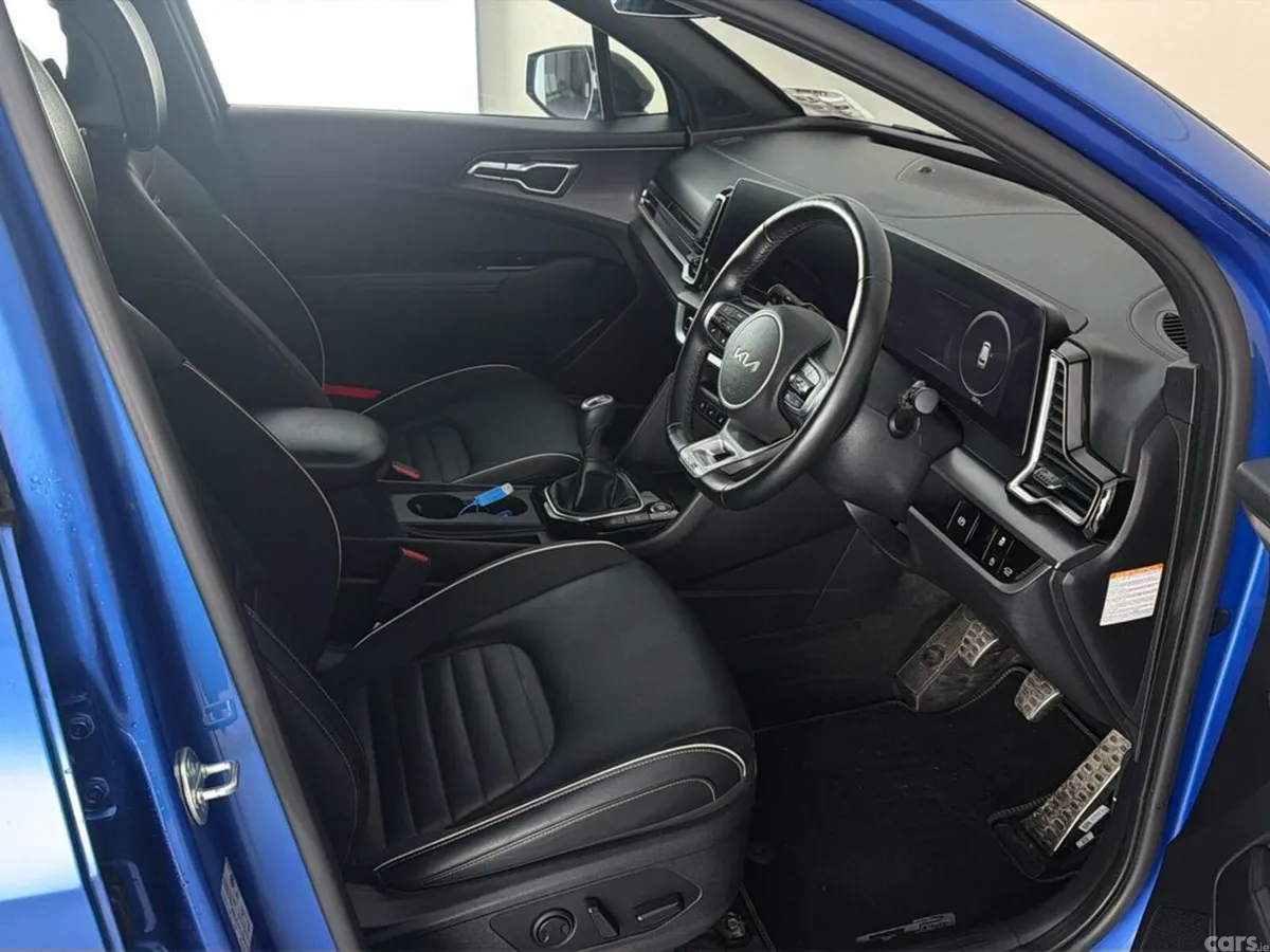 Kia Sportage SUV, Diesel Hybrid, 2025, Blue
