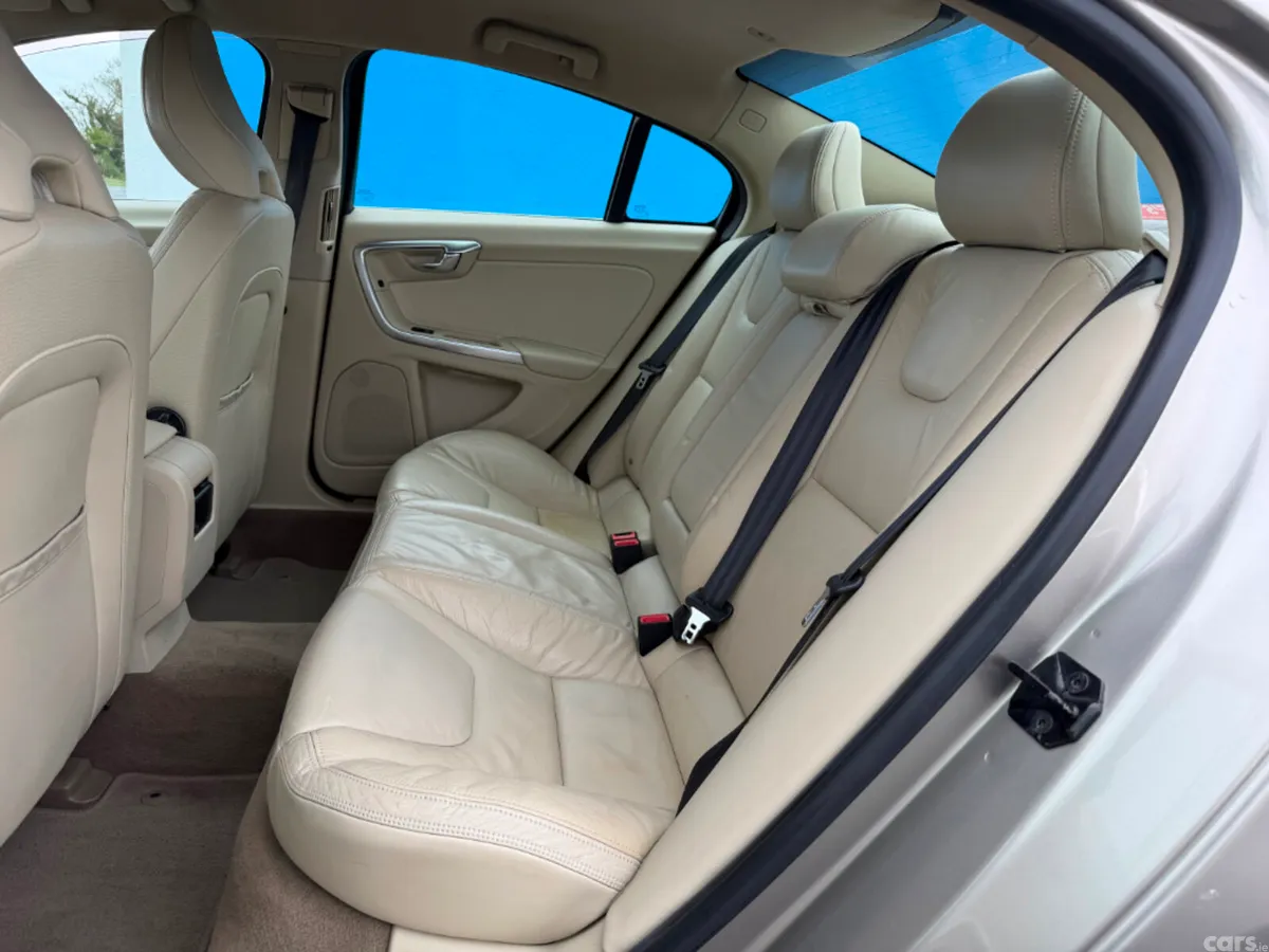 Volvo S60 Saloon, Diesel, 2012, Gold