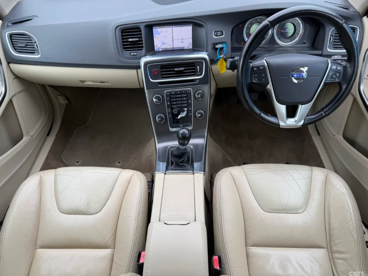 Volvo S60 Saloon, Diesel, 2012, Gold