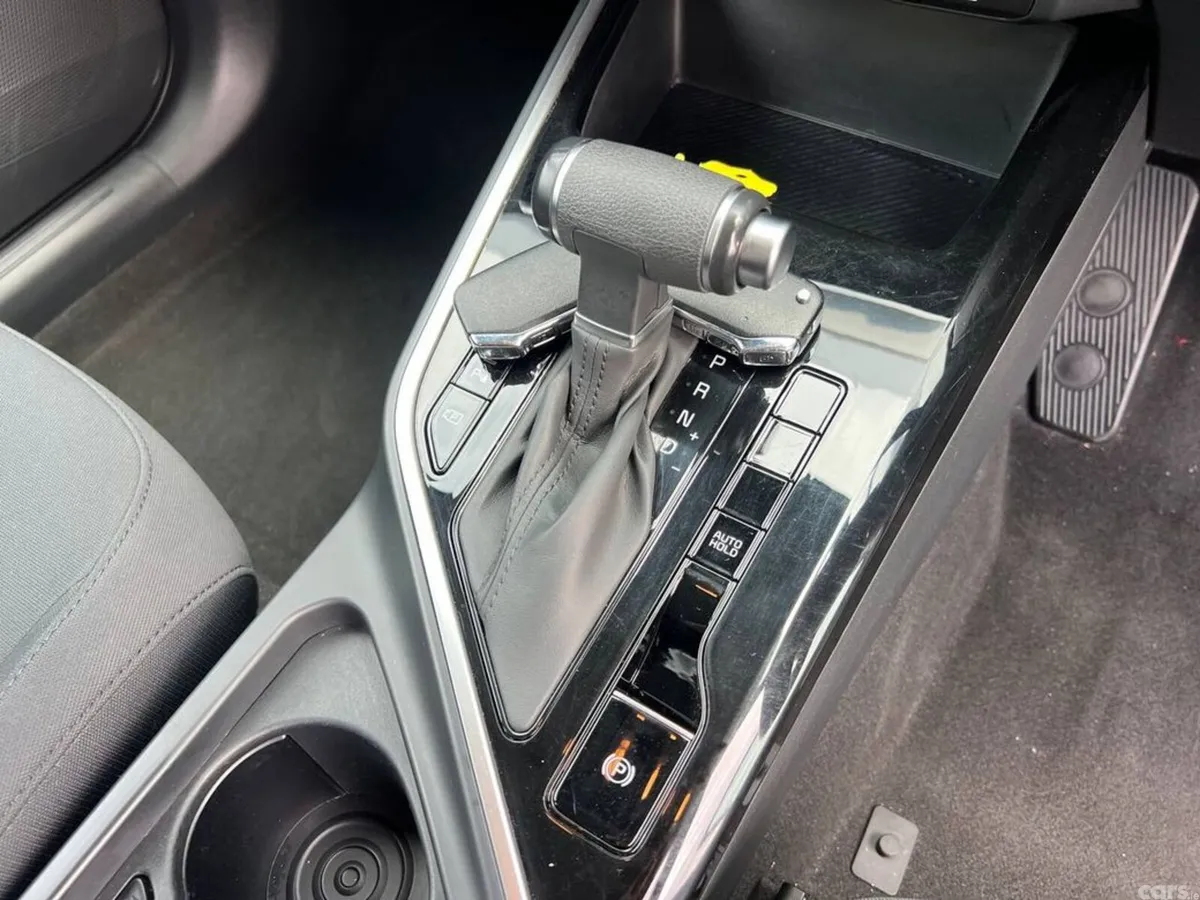 Kia Niro SUV, Petrol Plug-in Hybrid, 2023, Grey