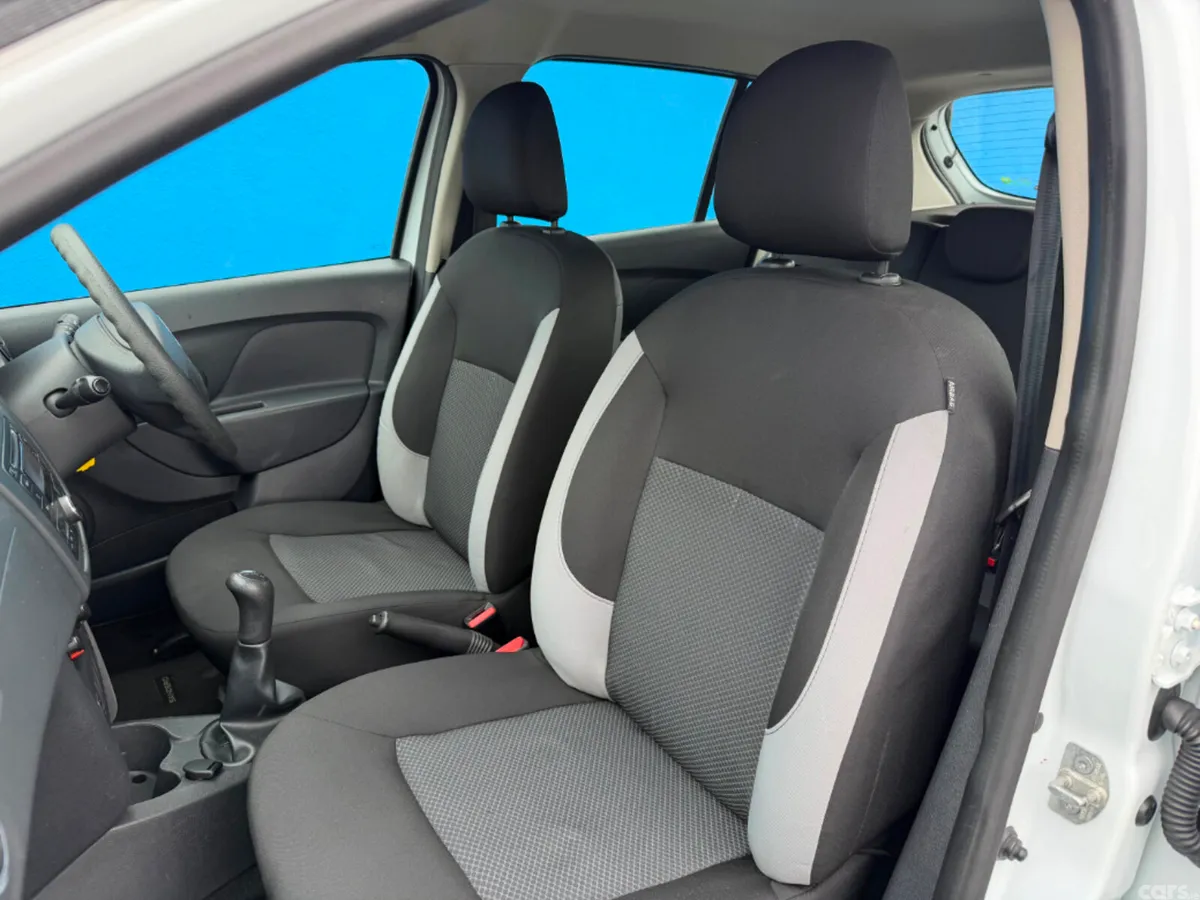 Dacia Sandero Hatchback, Petrol, 2015, White