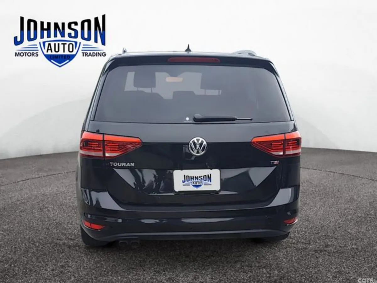 Volkswagen Touran MPV, Petrol, 2016, Black