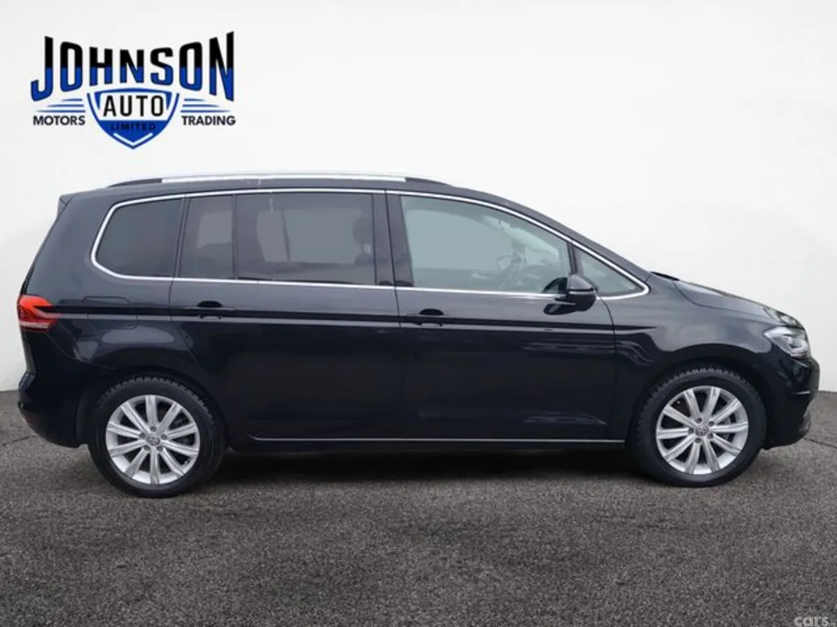 Volkswagen Touran MPV, Petrol, 2016, Black