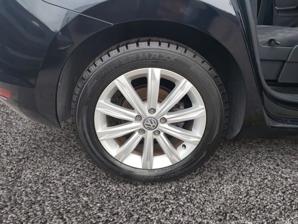 Volkswagen Touran MPV, Petrol, 2016, Black