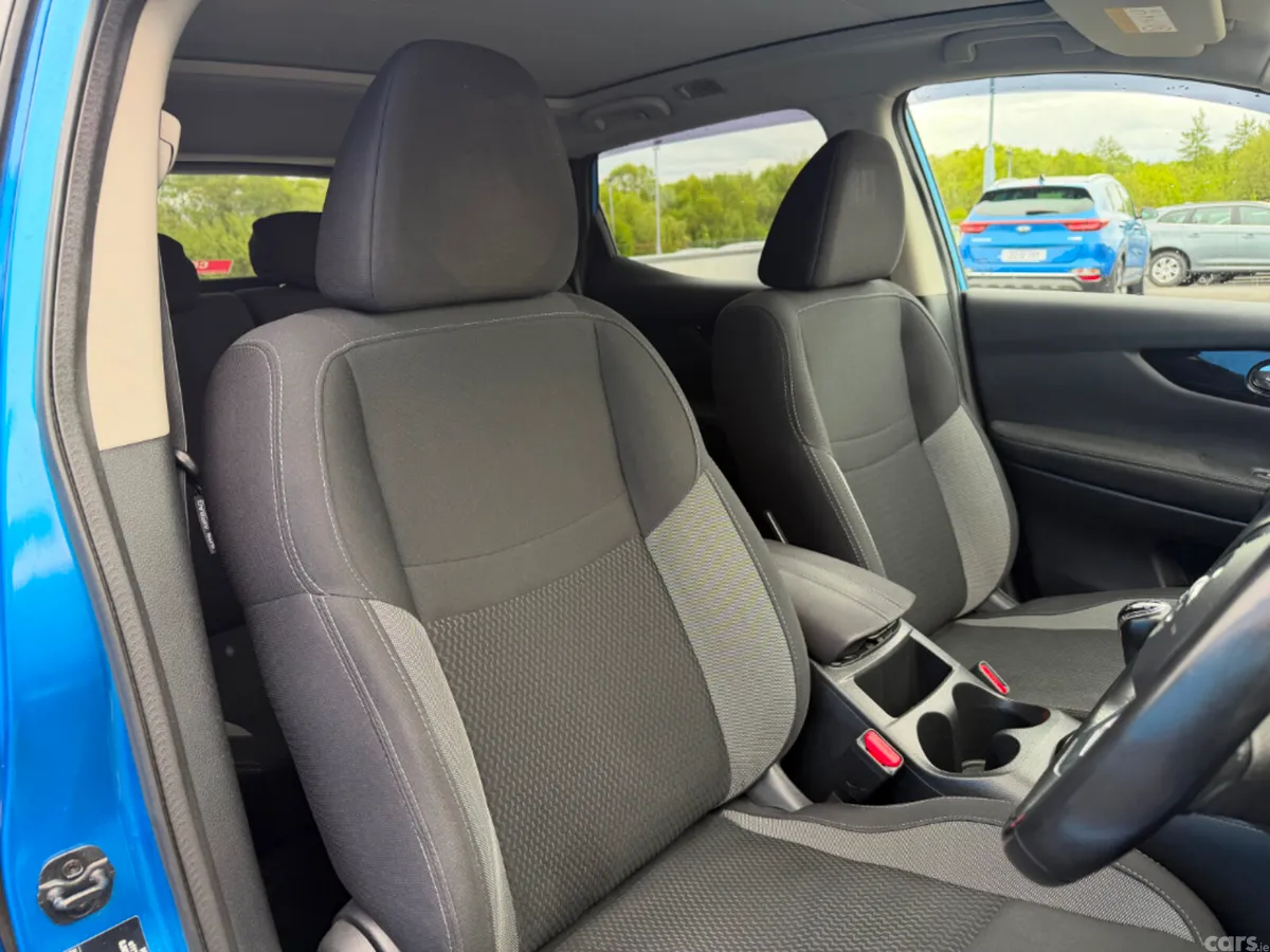 Nissan Qashqai SUV, Diesel, 2018, Blue